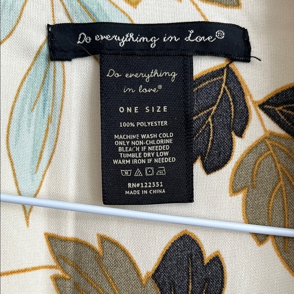 DO EVERYTHING IN LOVE NWOT Cream Kimono with Soft Floral Pattern, One Size - Picture 4 of 8